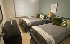 3 Bedroom Apt. Close To Main Beaches/ Attractions
